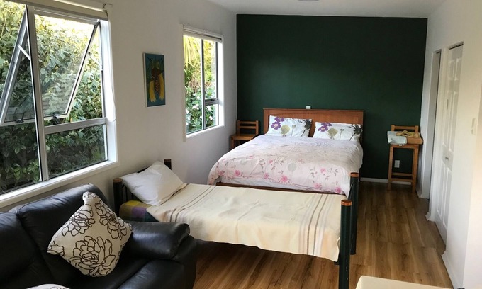 Birkdale Apartment | Private Studio