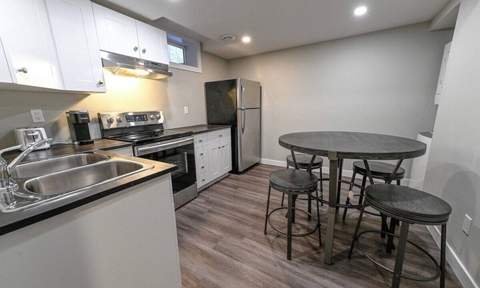 Grande Prairie House | Private Suite | Free WIFI | Smart TV | Long Stays
