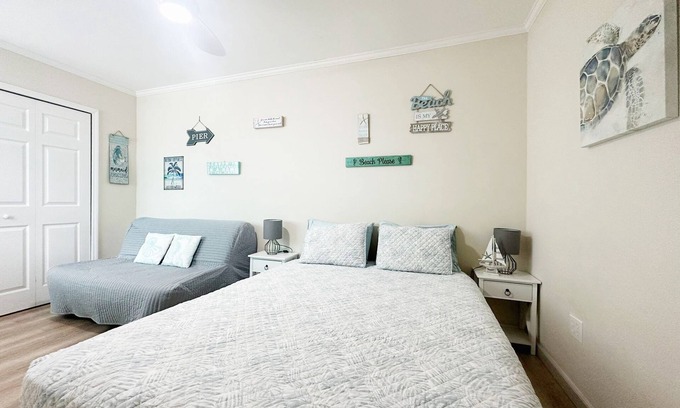 Largo House | Private Suite · Patio · BBQ · GYM · Beach: 5 Miles