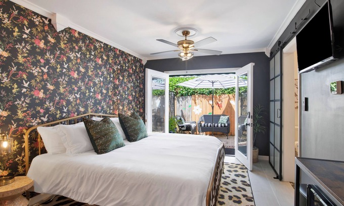 Warrington Cottage | Private Suite & Patio. Minutes to Downtown & NAS Pensacola