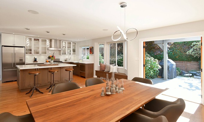 Gibsons House | Private & Sunny Coastal Retreat
