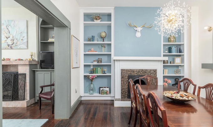 Eastside House | ★Private terrace & parking ★ at this Historic 1800's Townhome in ❤︎ of City