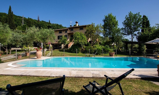 Castiglion Fiorentino Villa | Private Villa with A/C, private pool, WIFI, TV, terrace, pets allowed, parking, close to Arezzo