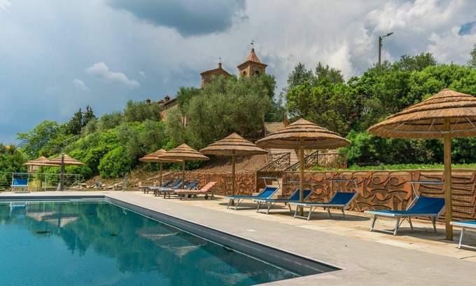 Monte Antico Villa | Private Villa with A/C, WIFI, private pool, TV, patio, pets allowed, panoramic view, parking