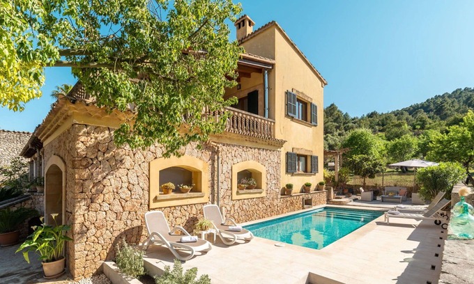 Mancor de la Vall House | Private Villa with A/C, WIFI, private pool, TV, patio, pets allowed, panoramic view, parking