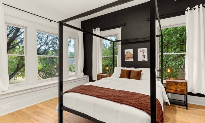 Midtown Villa | Private Villa · Theater · Game Room · BBQ · Relax