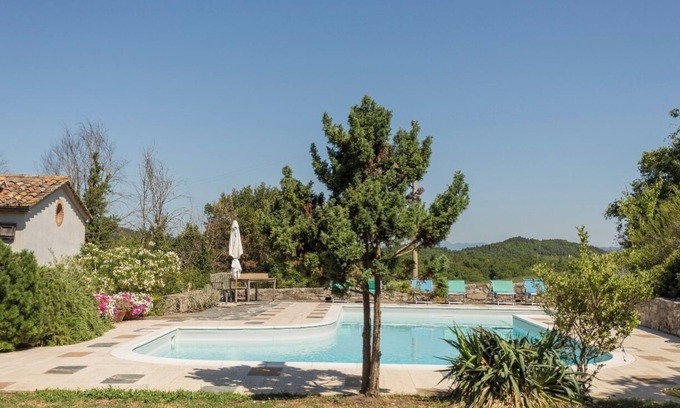 Umbertide Villa | Private villa with dreamy views and large pool. Sleeps 8. Fast Wifi