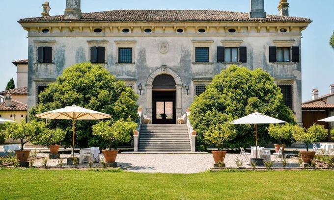 Bussolengo Villa | Private villa with swimming pool in Veneto
