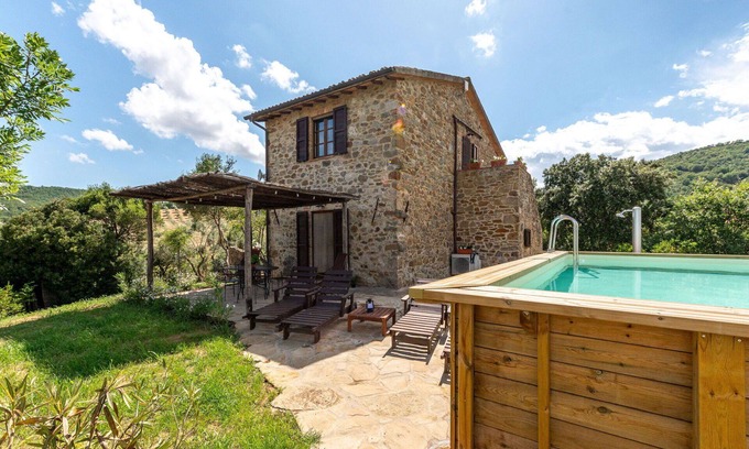 Cinigiano House | Private Villa with private pool, WIFI, A/C, TV, patio, pets allowed, panoramic view, parking