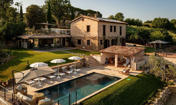 Castel Ritaldi Villa | Private Villa with WIFI, A/C, private pool, TV, patio, panoramic view, parking, close to Spoleto