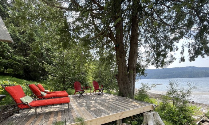 Sandy Hook Cottage | Private Waterfront Beach And Dock: Loft Coach House