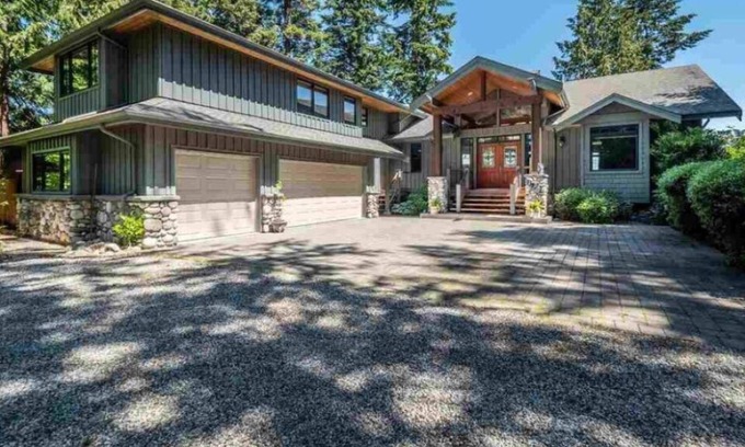 Halfmoon Bay House | Private Waterfront Suite - Anchor Suite