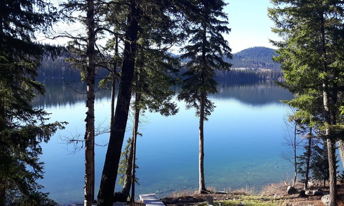 Bridge Lake Cottage | Private Waterfront Cottage on Lac des Roches