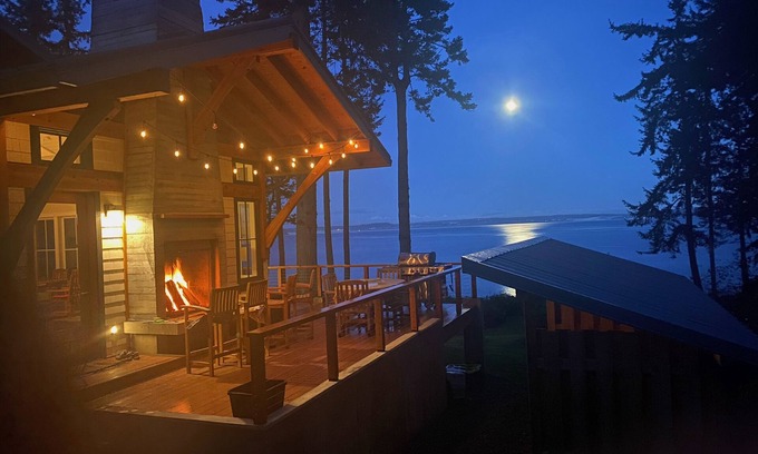 Hansville House | Private Waterfront Getaway - Ultimate in Work-From-Home Luxury