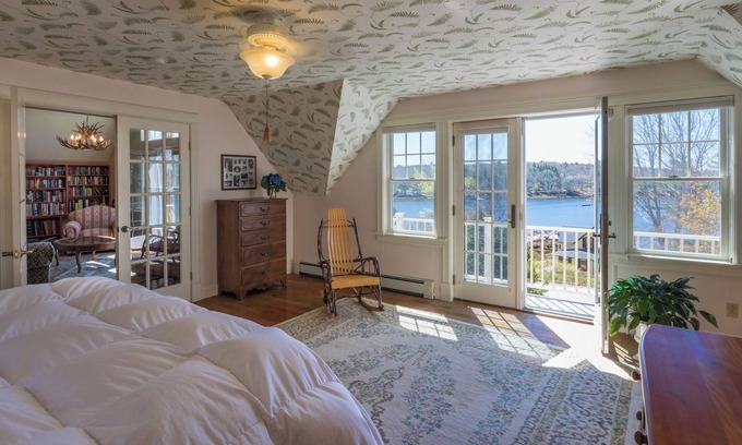 Bayville House | Private Waterfront Home @ Five Gables Inn - 3 Bdr 2 Bath - Breakfast - Hot Tub