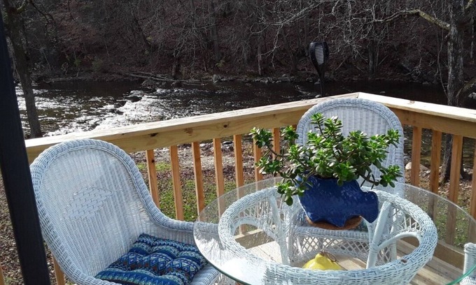 Elizabethton House | Private Waterfront property with Mountains surrounding the Loft on the Doe River
