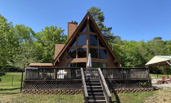 Mid America House | Private Waterfront A-Frame Charmer on Lake Hamilton