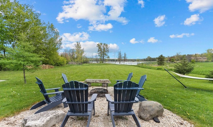 Idlewild House | Private Waterfront Cottage Relaxing Retreat