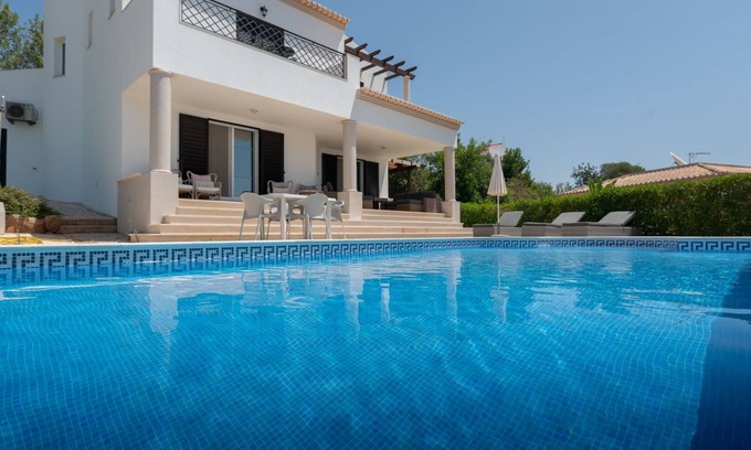 Alpouvar Villa | Privately owned 4 Bed Villa On Club Albufeira, Private Heated Pool, Wifi & AC