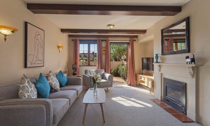 Stoke Apartment | Privately owned unit overlooking the Village green in the Monaco Resort premises