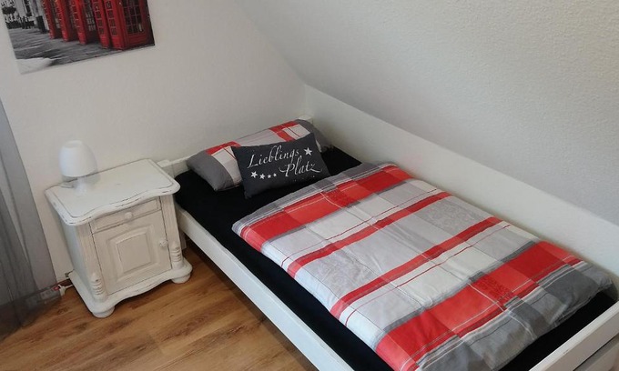 Oldenburg House | Privates Einzelzimmer bei der Weser-Ems-Halle
