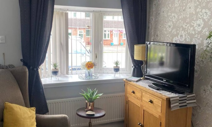 Warwick Apartment | Privates Flat In the heart of warwickshire near warwick town center