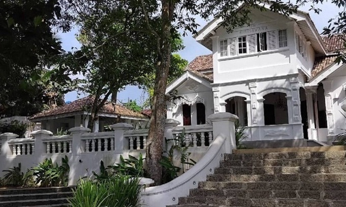 Hikkaduwa House | Privet Villa River Stones