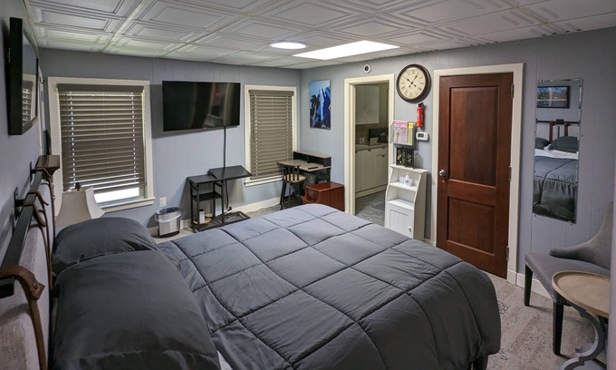 Kalamazoo House | Privy Cozy Studio #1