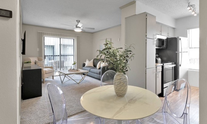 Webster Apartment | Professionally DecoratedlShared PoollFitness CenterlPrivate Balcony|Close to I-45|Onsite Laundry