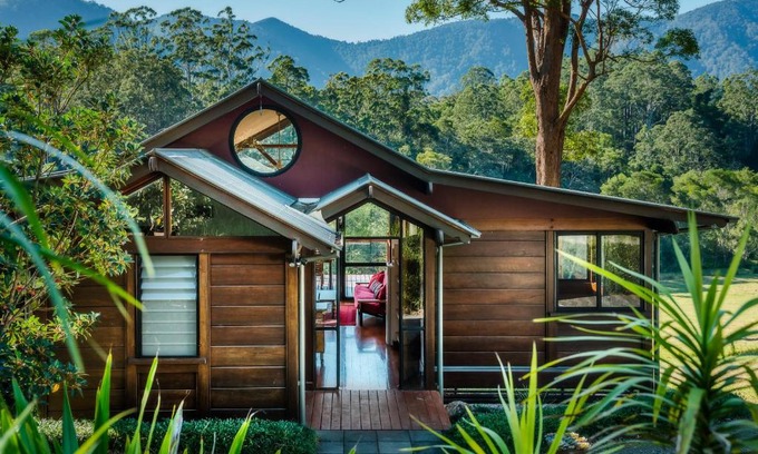 Gleniffer Ski Chalet | Promised Land Retreat