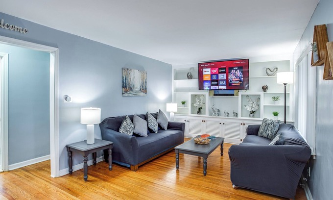North Greece House | PROMO 5% WEEKLY /10% MONTHLY DISCOUNT Adorable&Cozy Home Mins from Dwtn/Airport