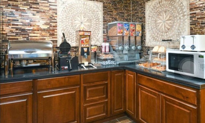 Rawlins Hotel | Pronghorn Inn
