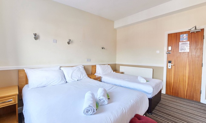 Jesmond Bed & Breakfast | Properties Unique/Dene Rooms Family 35