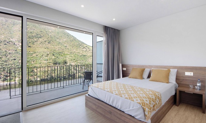 Armamar Resort | Property In A Holiday Village 'Quinta Da Pedra Caldeira D' with Mountain View and Air Conditioning