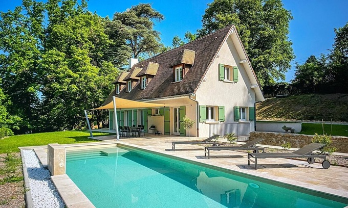 Vienne House | Propriété de Charme Avec Piscine