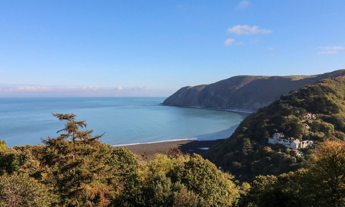 Lynmouth Cottage | PROSPECT COTTAGE, pet friendly, character holiday cottage in Lynton