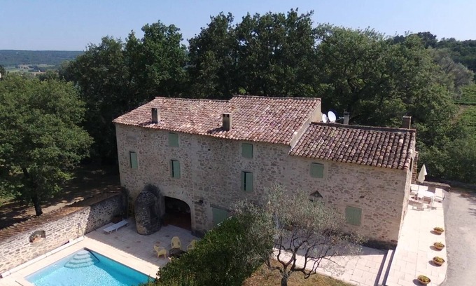 Chantemerle-les-Grignan Other | Provençal farmhouse with character, swimming pool, near Grignan, for 9/10 pers.