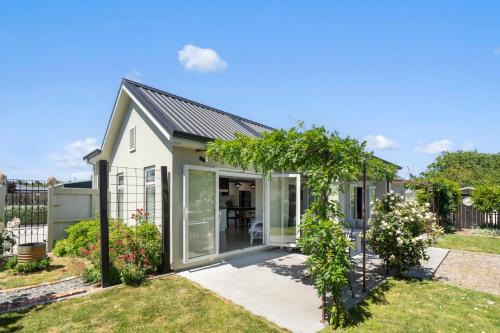 Martinborough House | Provence on Cologne - Martinborough Holiday Home