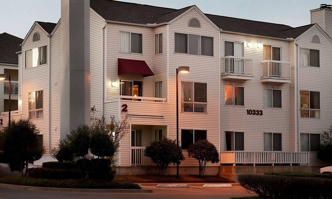 North Dallas Apartment | Proximity at its Best! Close to NorthPark Center! Pet-friendly, Parking, Pool!