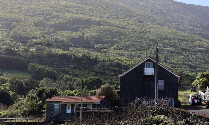 Santo Amaro House | Comfortable stone house in Pico