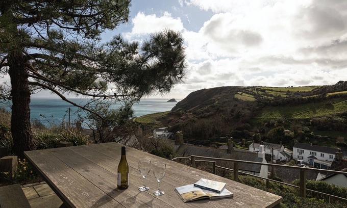 Portloe House | Puckey Hill - Three Bedroom Cottage, Sleeps 6