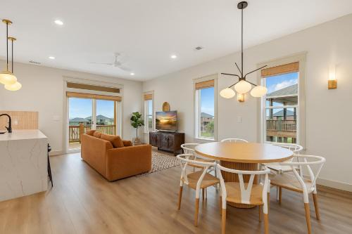 Crystal Beach House | Puesta Del Sol 4BR Beach Retreat Decks Ocean Views and Outdoor Bar