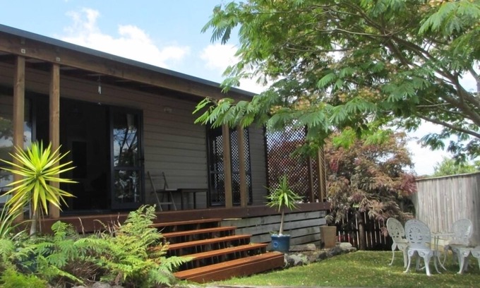 Raglan House | Punawai Raglan Cottage - Pet Friendly