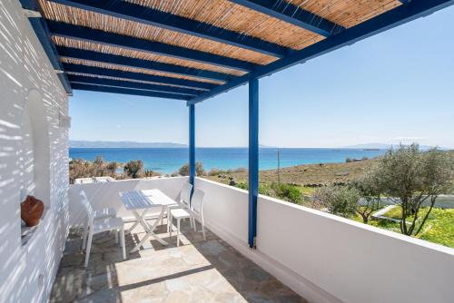 Logaras House | Punda Beach Seaside Retreat