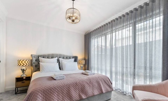 Magil House | Pure Luxury & Elegant 3 bedrooms holiday home