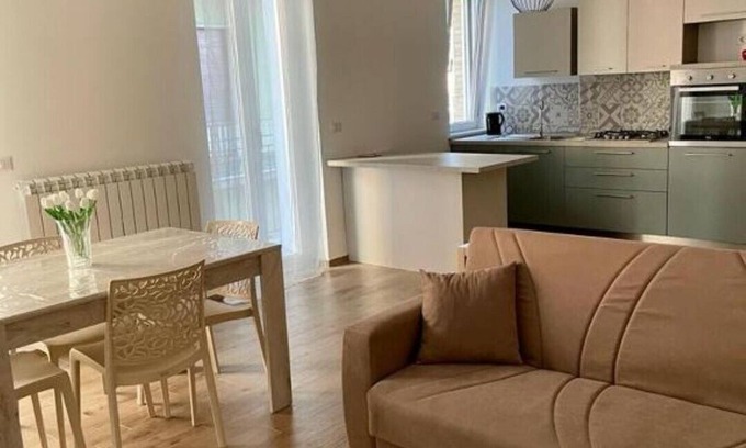 Paese Alto Apartment | Purple Holiday House