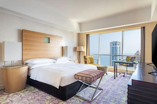 Diplomatic Area Hotel | Qabila Westbay Hotel by Marriott