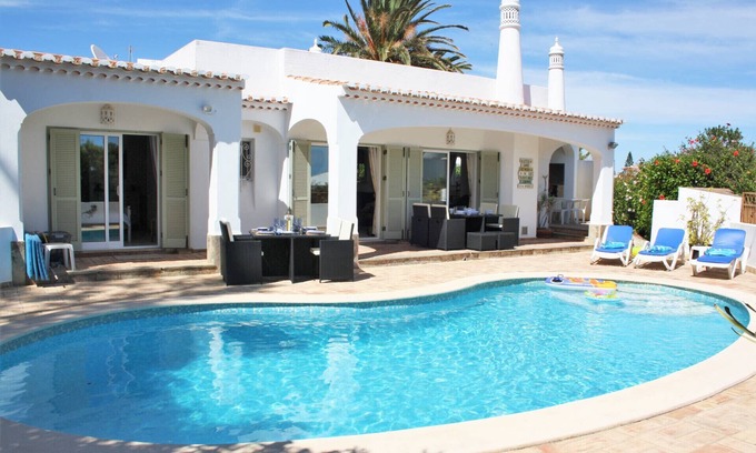 Praia da Luz Villa | QDL 16 – beautiful 4-bed villa with air-con, private pool & seaviews
