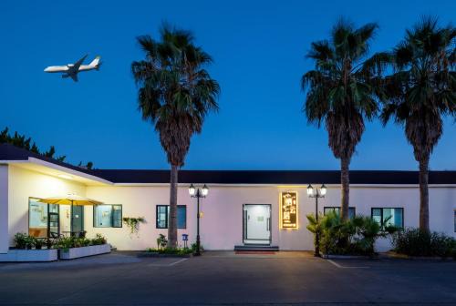 Pudong Hotel | Qiyunju Hotel-24H Free Airport Pickup Drop-off