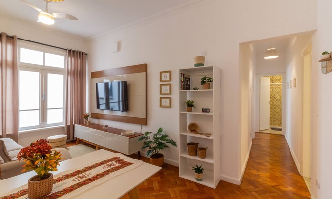 Leblon Apartment | Quadrissima beach - Space and Comfort in Leblon | AE302